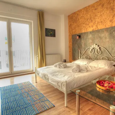 New Luxury Oasis 아파트 *