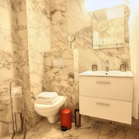 New Luxury Oasis Apartment *